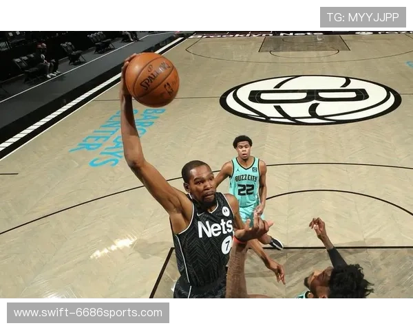 从草根到球场之巅 半路出道的足球球星传奇故事