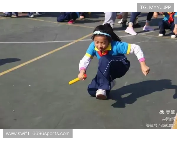 足球巨星动感卡通风格展现球场英姿与激情四射瞬间